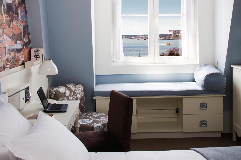 Superior Double Room with River View interior